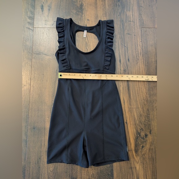 Free People Movement Ruffle Me Up Shortie Black Size XS - Picture 11 of 13